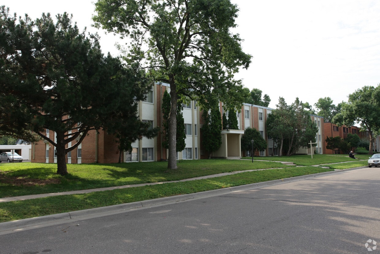 3063 S Virginia Ave - 3063 Virginia Ave S