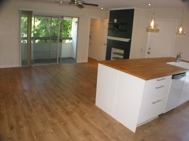 Foto del edificio - 2849 S Fairview St