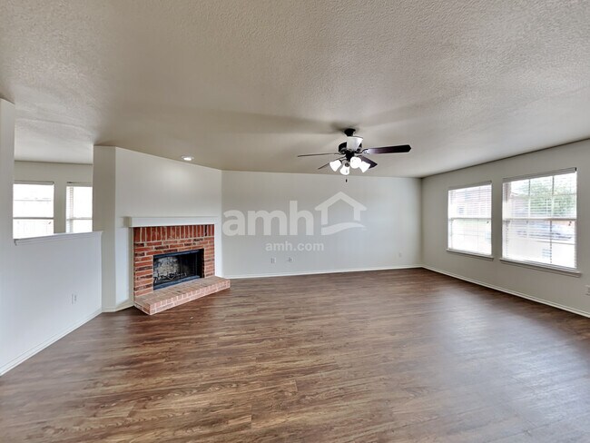 Foto del edificio - 110 Daisy Drive