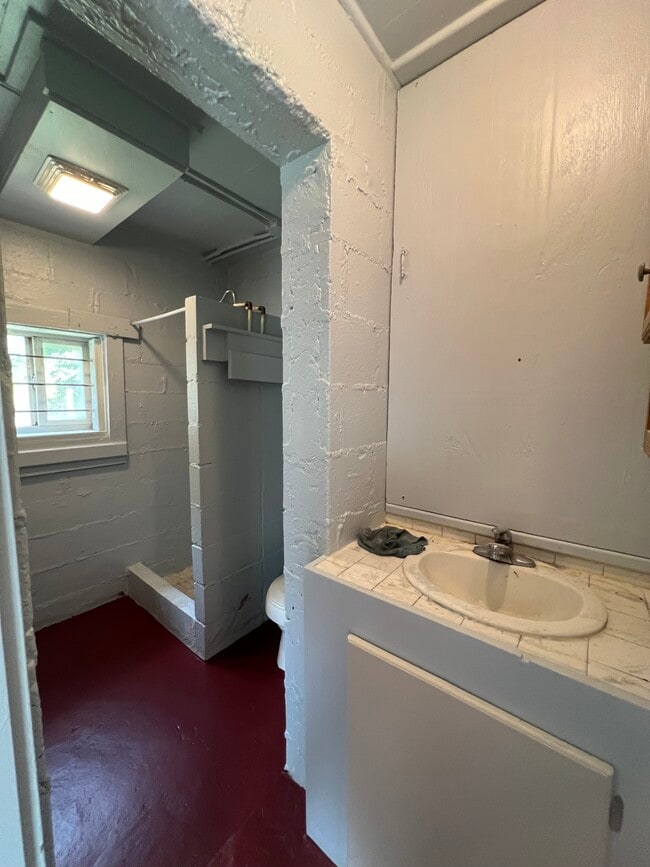 Building Photo - 313 Appian Dr