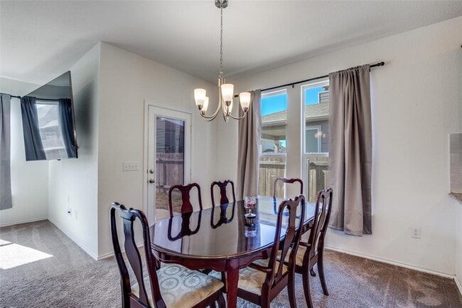 Building Photo - 211 Pitkin Dr