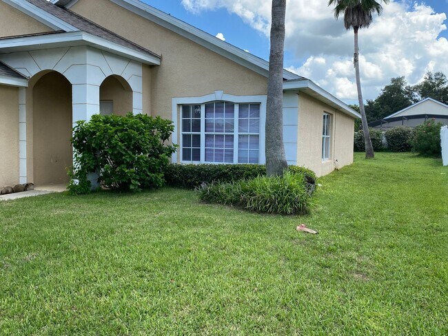 Foto del edificio - 15718 Bay Vista Dr