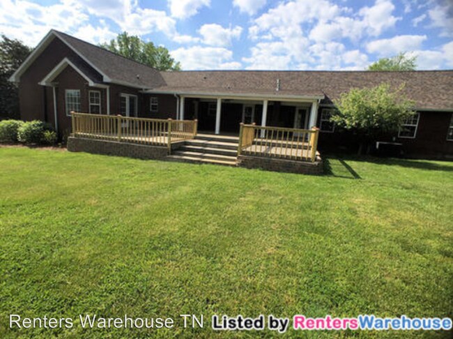 Building Photo - 391 E Kingston Springs Rd