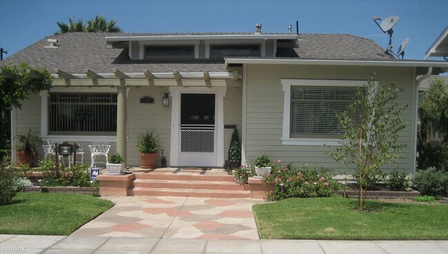 Building Photo - 327 Coronado Ave