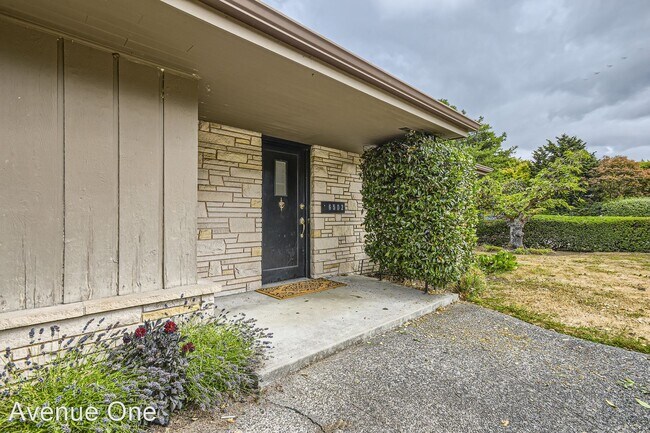 Building Photo - 4 br, 2 bath House - 6502 NE 61st St