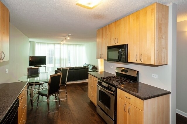 Building Photo - 1580 Sherman Ave