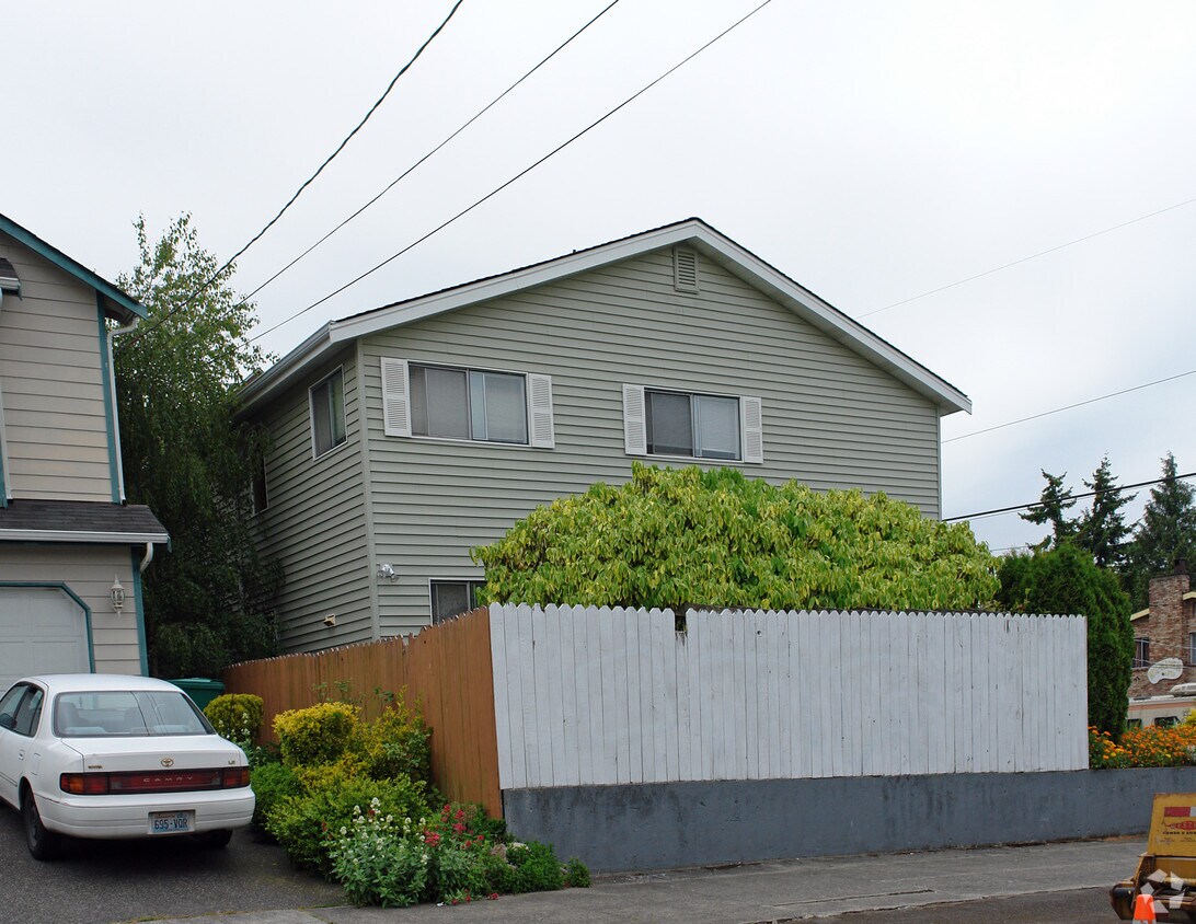 Building Photo - 6302 22nd Ave