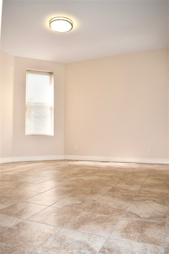 Building Photo - 49 Sherman Pl