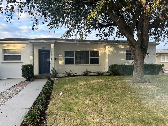 Photo - 259 Bloomfield Dr House