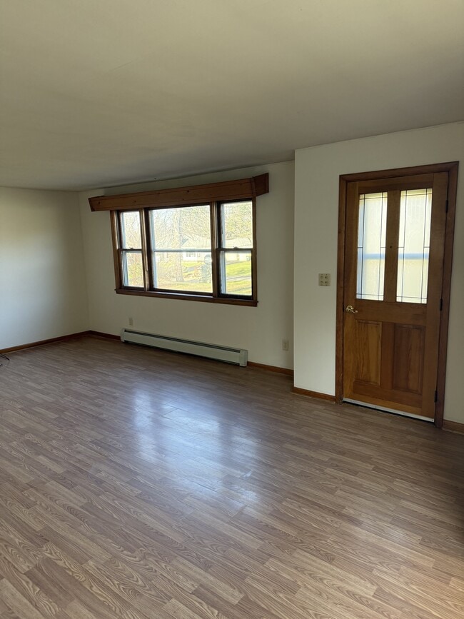 Building Photo - 36 Riverview Rd