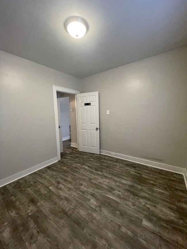 Building Photo - Spacious 3 Bedroom Home with Full finished...