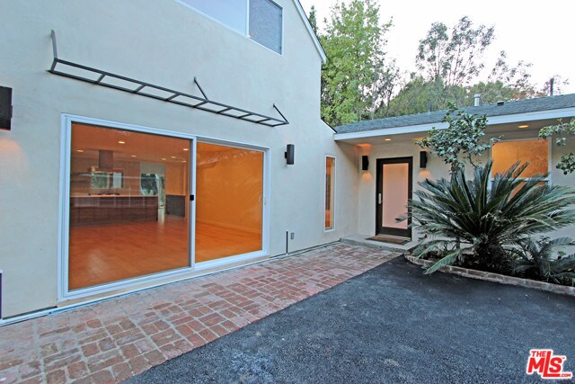 Primary Photo - 2750 Benedict Canyon Drive