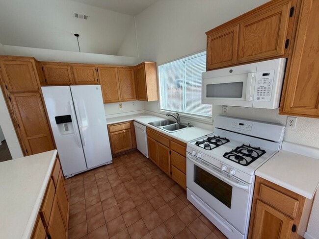 Building Photo - 1424 Via Rosa