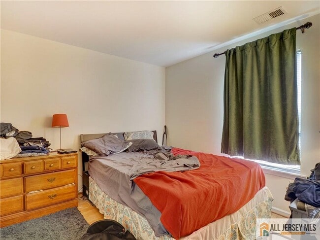 Building Photo - 130 Longfield Ct