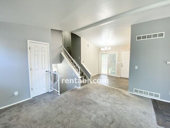 Building Photo - Updated Home in Summer Valley Neighborhood...