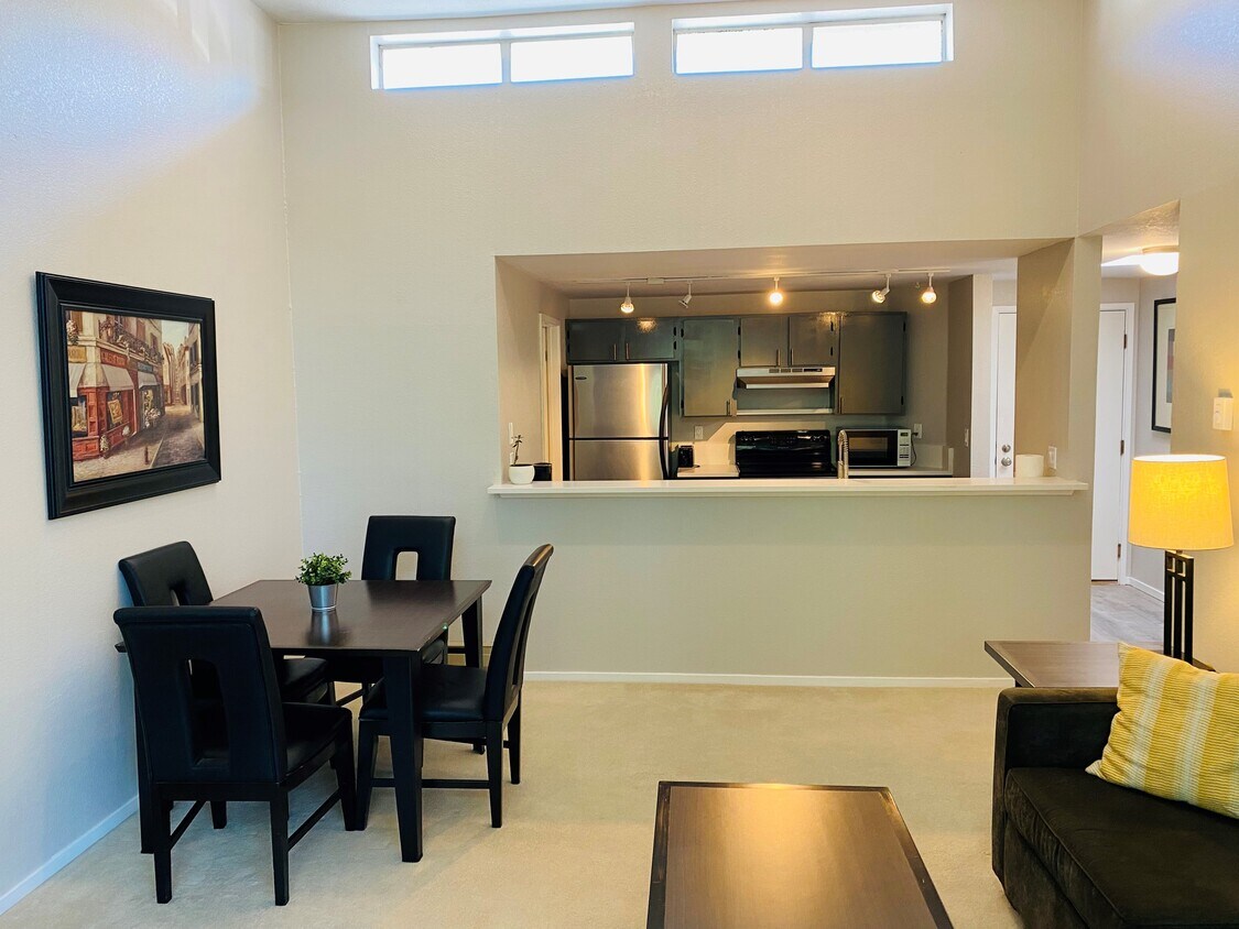 Living & Dining Room - 424 102nd Ave SE
