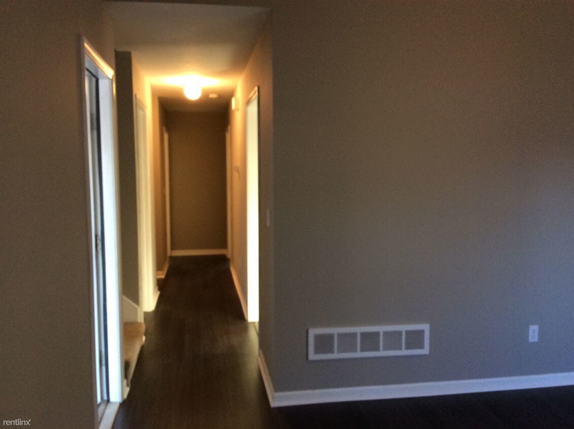 232 SW Chartwell Cir, Lees Summit, MO 64086 Townhome Rentals in Lees