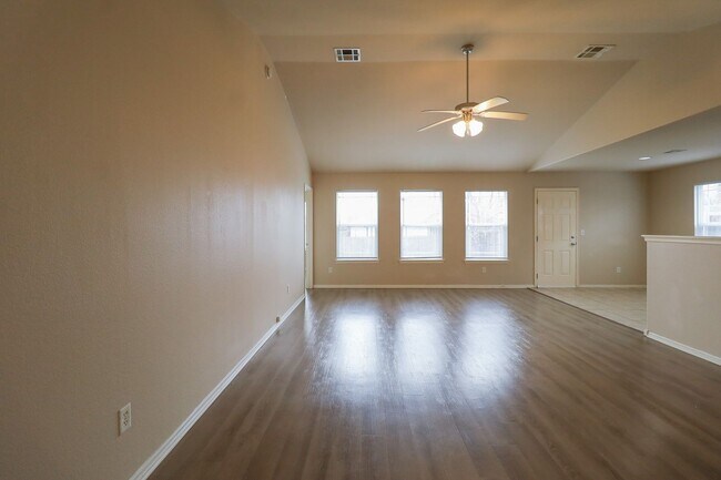 Building Photo - 3 Bed | 2 Bath | Owasso