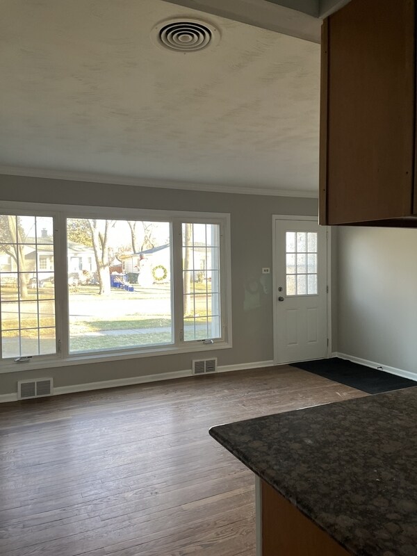 Foto del edificio - 324 N Schubert St