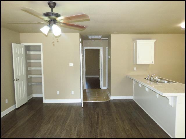 Foto del edificio - 262 Glenna Ln