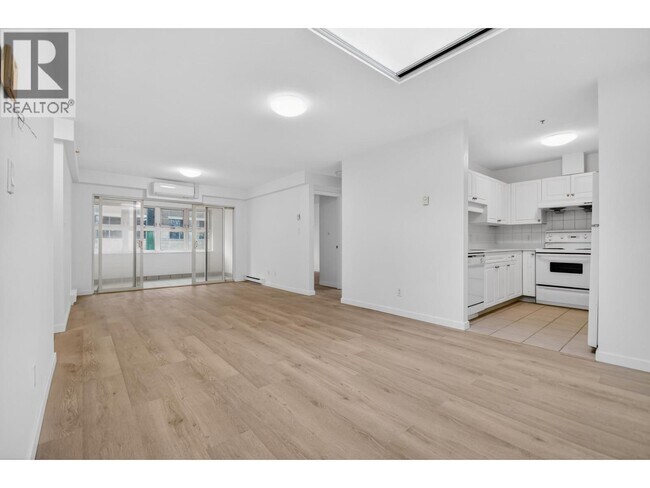 Photo du bâtiment - 5123 Joyce St