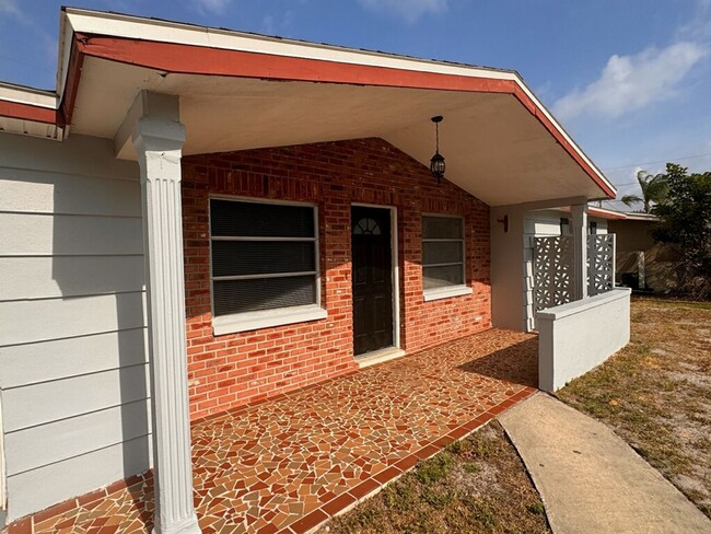 Building Photo - 2 Bedroom 1.5 Bath Clean & Cozy Home for Rent
