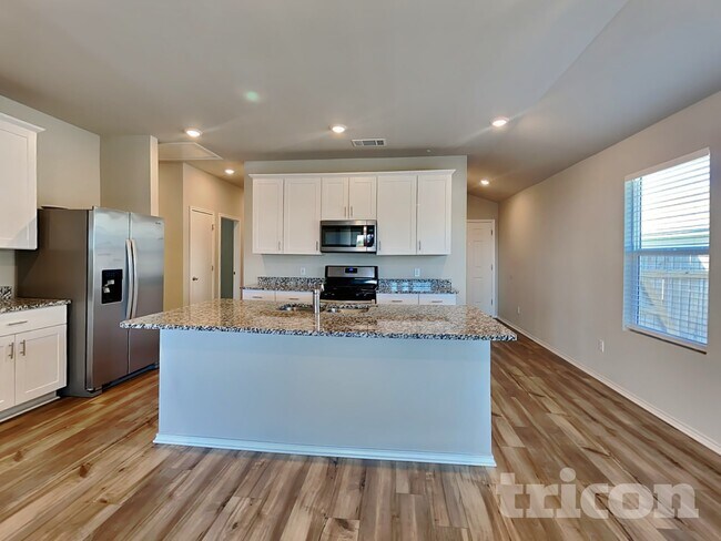 Foto del edificio - 5105 Sidesaddle Dr