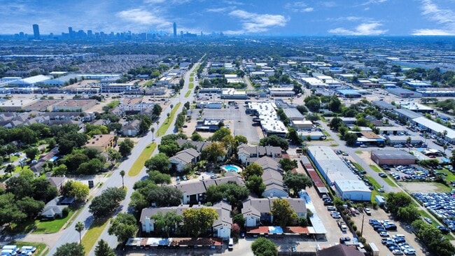 Foto del edificio - 9009 Richmond Ave.