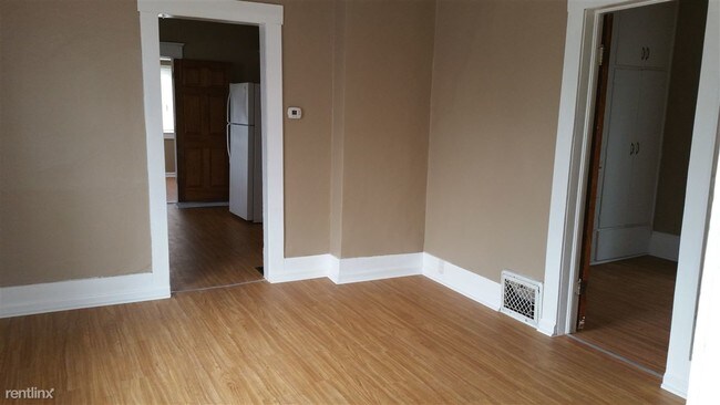 Foto del edificio - 3 br, 1 bath Duplex - Sinclair 727-1