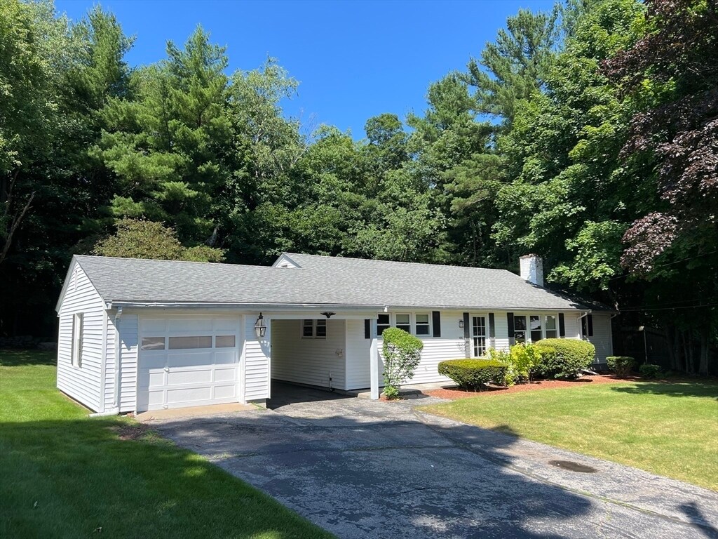 Foto principal - 44 Chevy Chase Rd