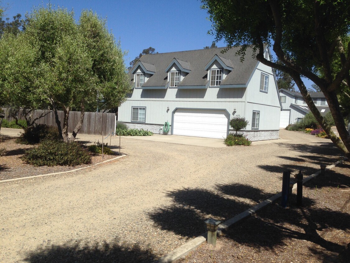 Primary Photo - 1121 Mesa View Dr