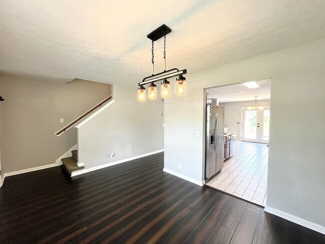 Foto del edificio - 4/2.5 Beautiful Nashville Craftsman in Nas...