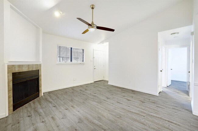 Foto del edificio - 1314 Zephyr Ln