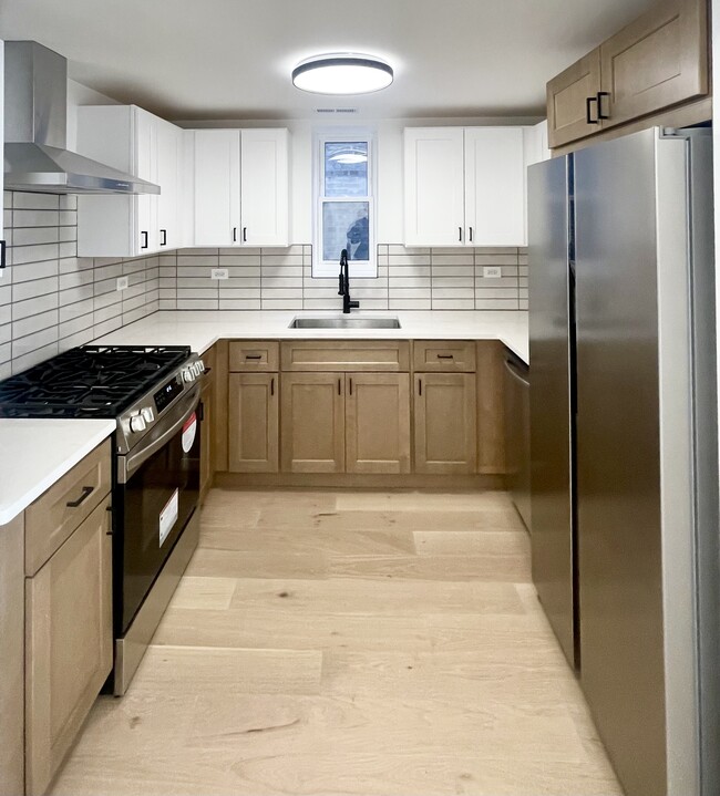Foto del edificio - 3006 N Troy St