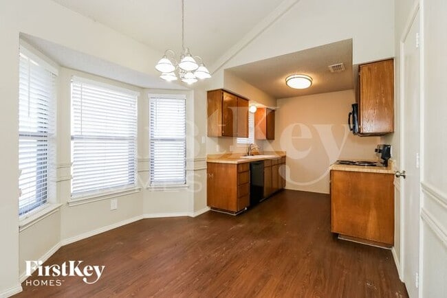 Building Photo - 1120 Andrew St