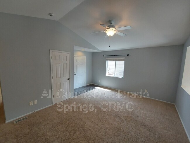 Foto del edificio - 4182 Pioneer Creek Dr