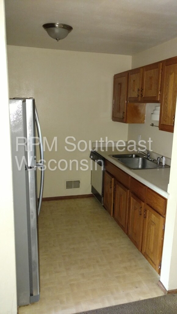 Foto del edificio - 6011 W Port Ave