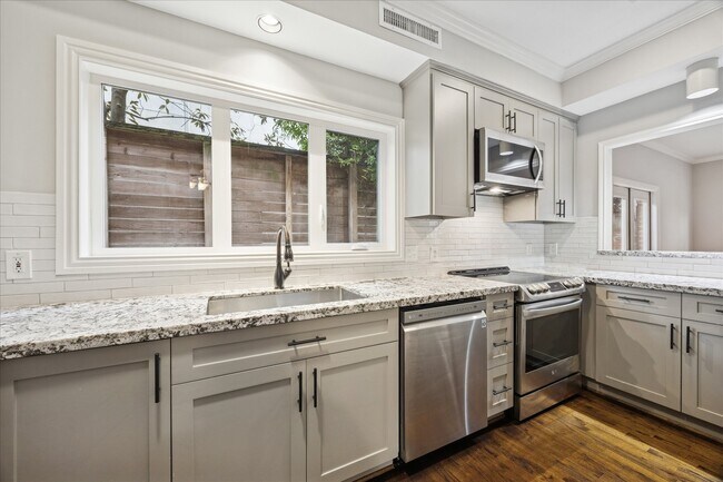 Foto del edificio - 2113 Potomac Dr