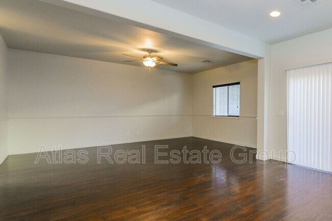 Building Photo - 10746 Cather Ave