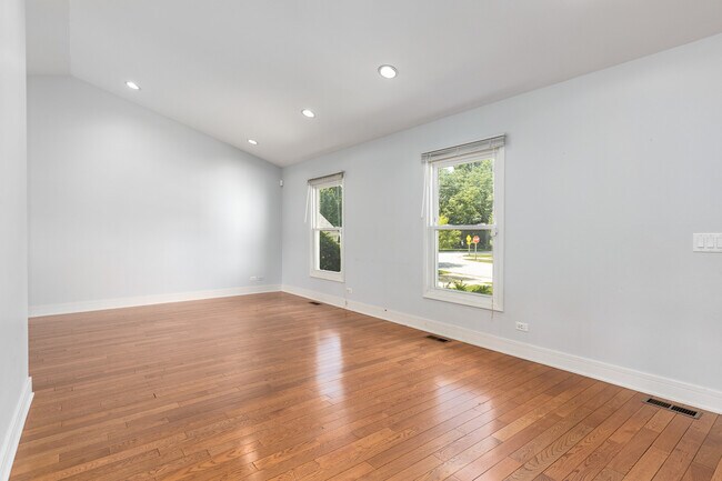 Foto del edificio - 213 Vintage Ln