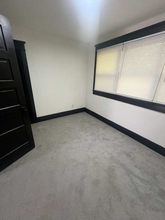 Foto del edificio - Gorgeous 3 bedroom fully renovated house!