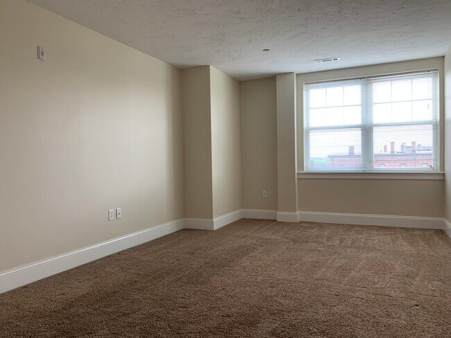 bedroom - 411 Main St