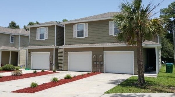 Primary Photo - 723 Layton Dr