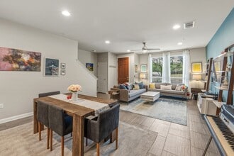 Building Photo - 6814 E Riverside Dr