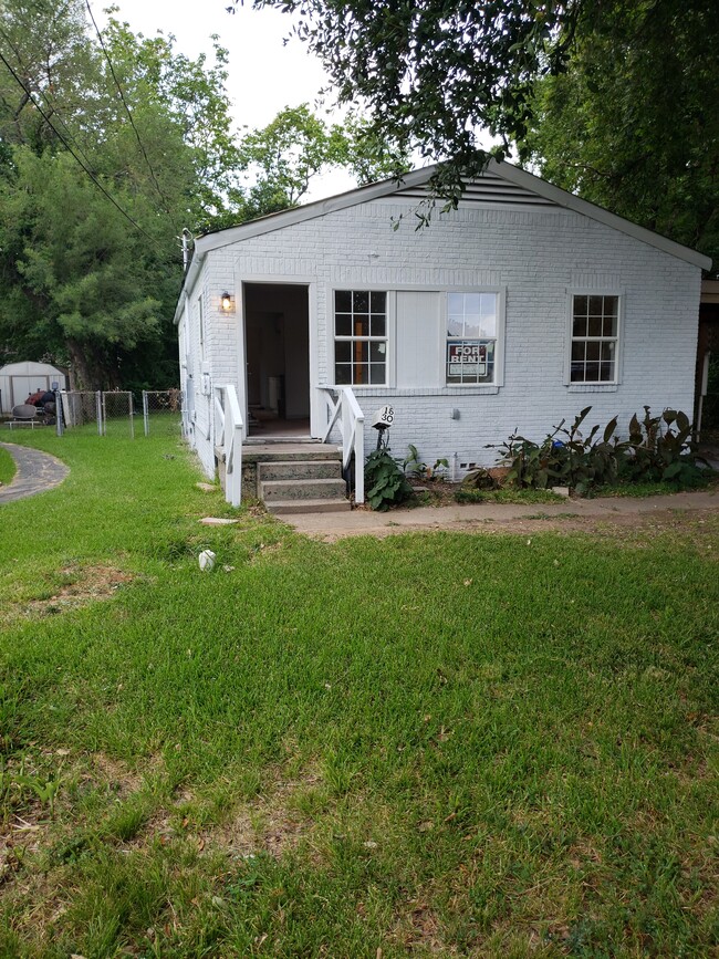 Front of house - 1830 Earl St