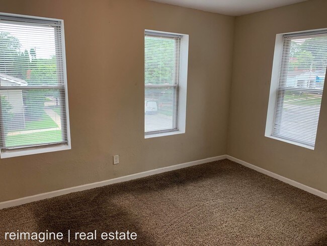 Building Photo - 567 Stryker Ave