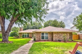Building Photo - 1702 Elizabeth Dr