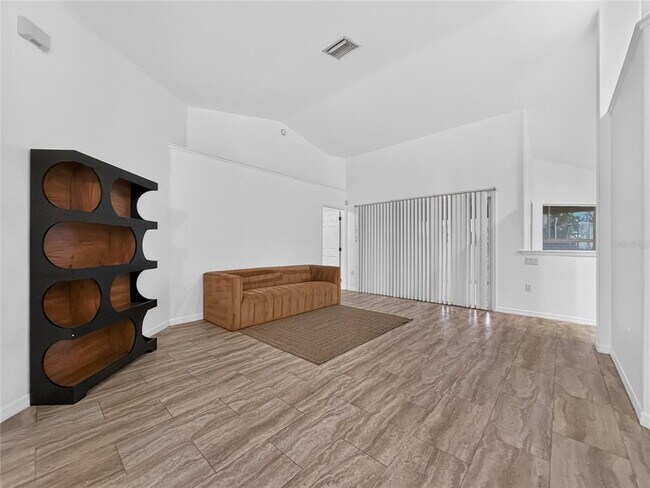 Building Photo - 13405 SW 86th Ave