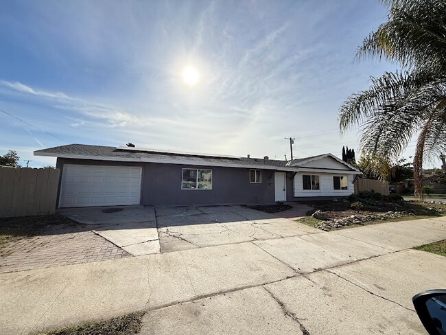 Building Photo - 8927 Delrose Ave