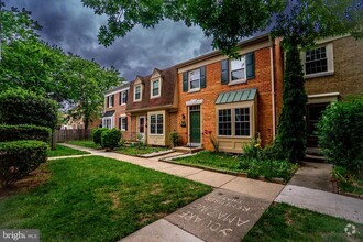 Apartments Near Franconia Springfield Metro